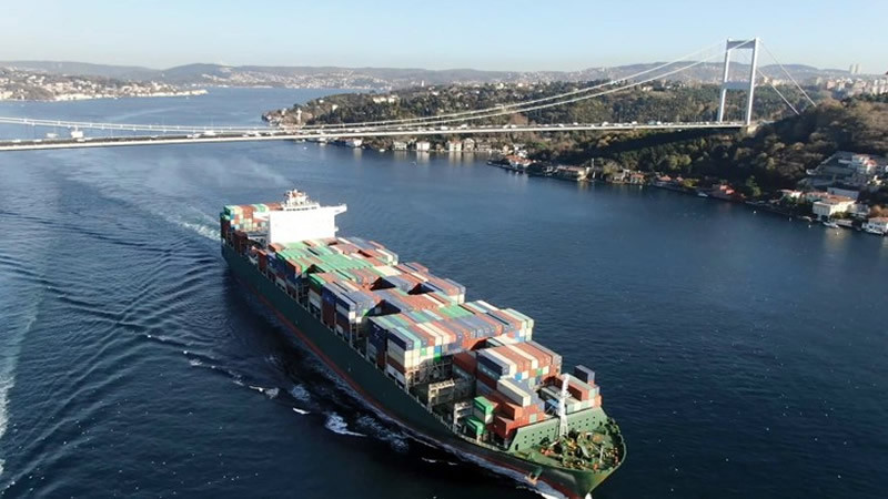 Over 84,000 Ships Passed Through Turkish Straits in 2025