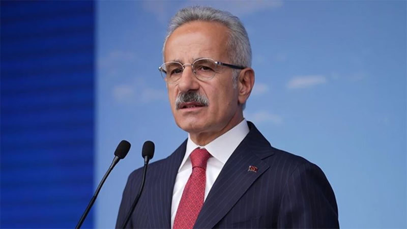 Uraloğlu: 15 Turkish-Owned Ships Waiting in the Strait of Hormuz